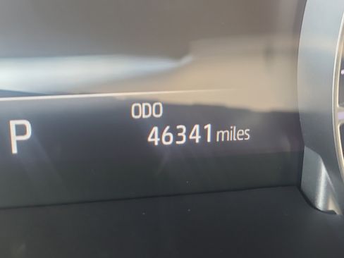 Used 2023 Toyota Highlander XLE image 25