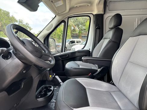 Used 2026 RAM ProMaster 2500 w/ Convenience Group FWD image 10