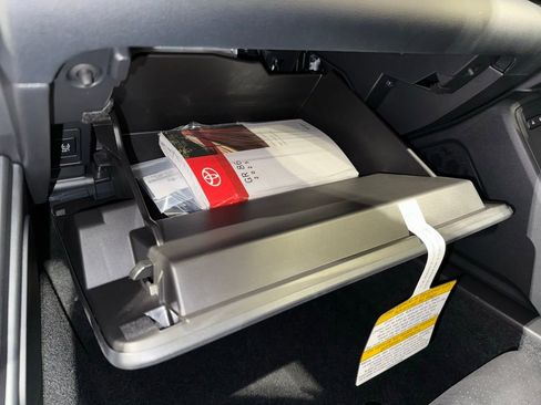 New 2025 Toyota GR86 Premium image 27