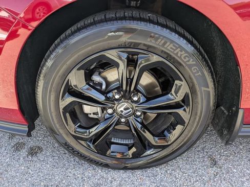 Used 2025 Honda Accord SE image 11
