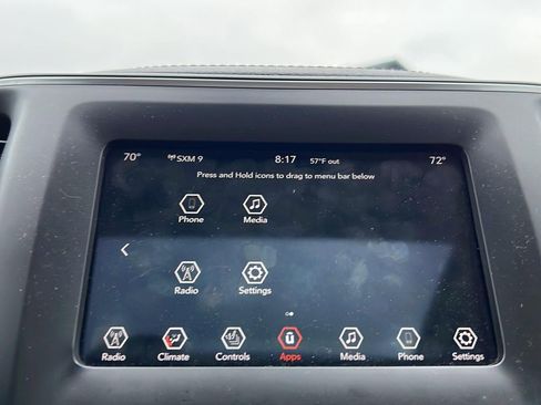 Used 2019 Jeep Cherokee Latitude Plus w/ Comfort/Convenience Group image 18