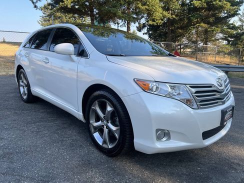 Used 2011 Toyota Venza AWD w/ Premium Pkg #2 image 3