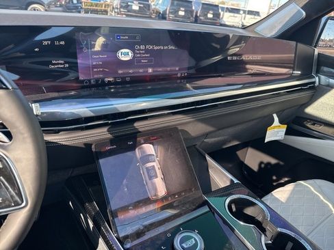 Used 2025 Cadillac Escalade V image 31