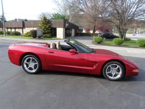 Used 2004 Chevrolet Corvette Convertible w/ Preferred Equipment Group image 19
