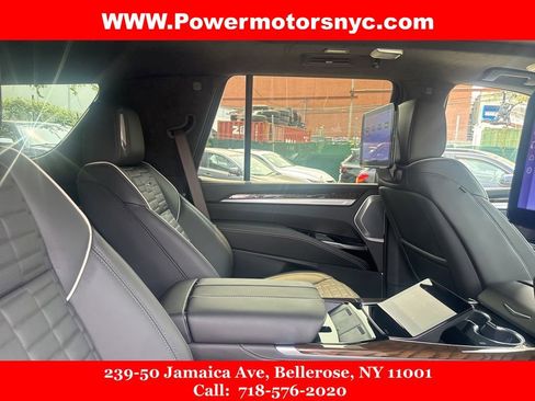 Used 2025 Cadillac Escalade Sport Platinum AWD/4WD image 29