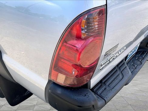Used 2012 Toyota Tacoma 4x4 Regular Cab image 26