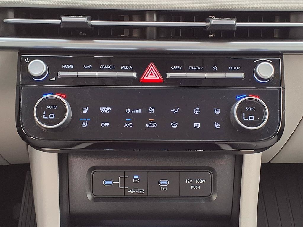 Used 2025 Hyundai Tucson Limited AWD/4WD image 26