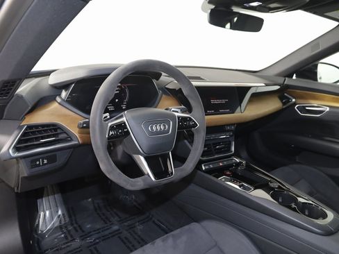 Used 2023 Audi e-tron GT Premium Plus image 32