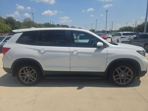 Used 2023 Honda Passport EX-L image 2