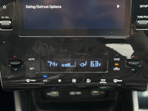 Used 2024 Hyundai Santa Cruz SEL AWD/4WD image 31