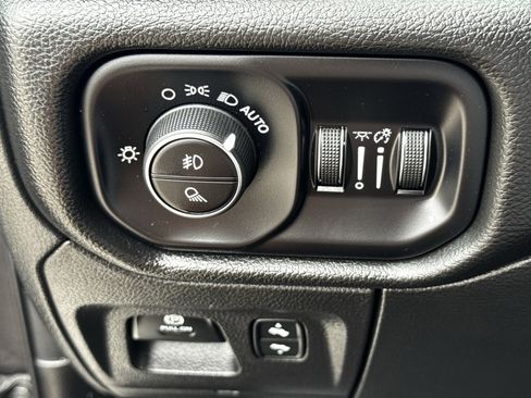 Used 2025 RAM 1500 Laramie w/ Sport Appearance Package image 27