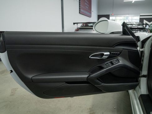 Used 2017 Porsche 718 Boxster image 33
