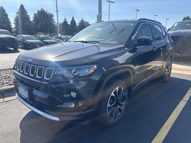 Used 2023 Jeep Compass Limited AWD/4WD image 4