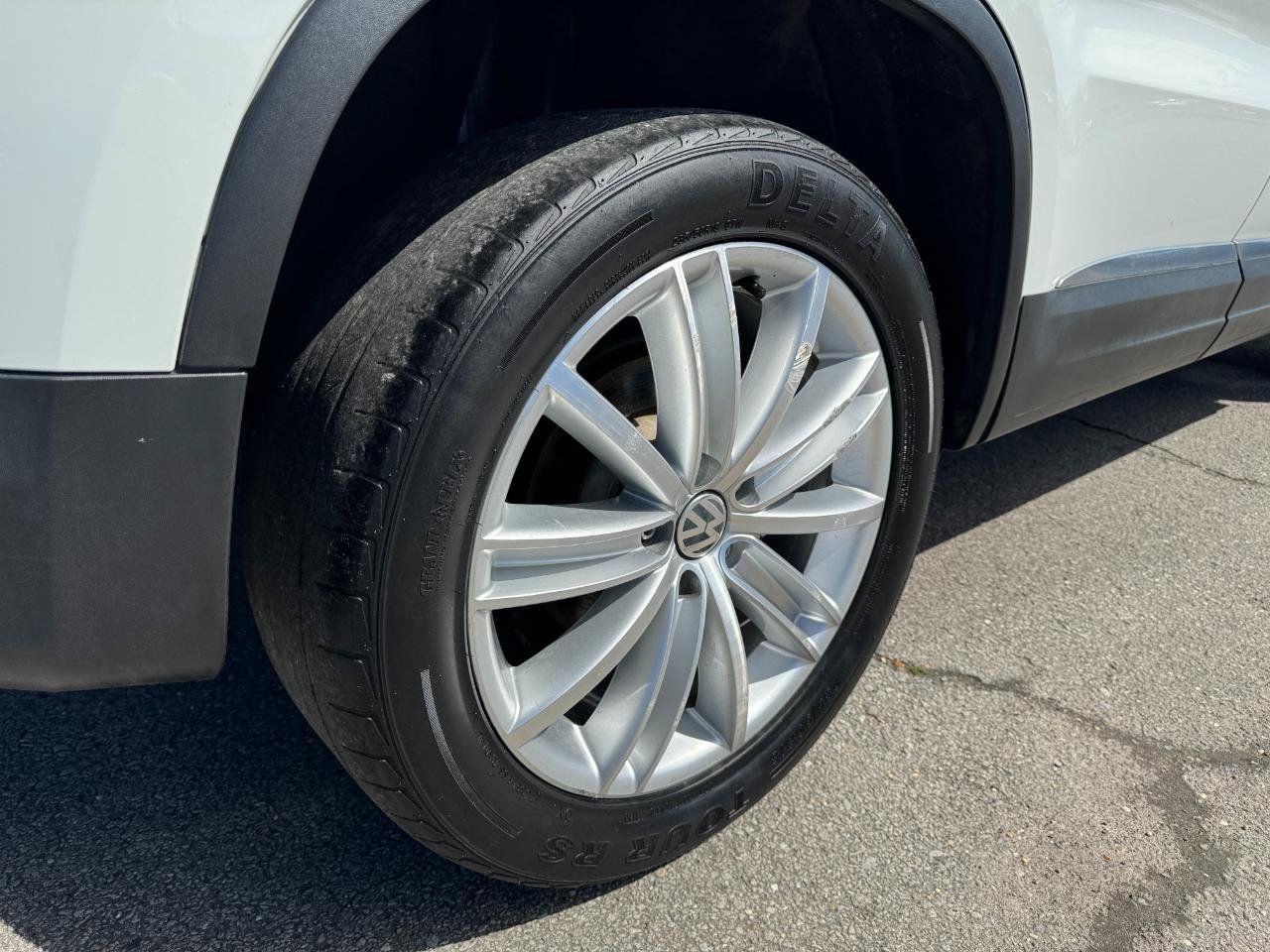 Used 2016 Volkswagen Tiguan SE FWD image 10