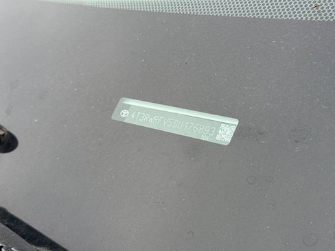 Used 2025 Toyota RAV4 XLE image 9