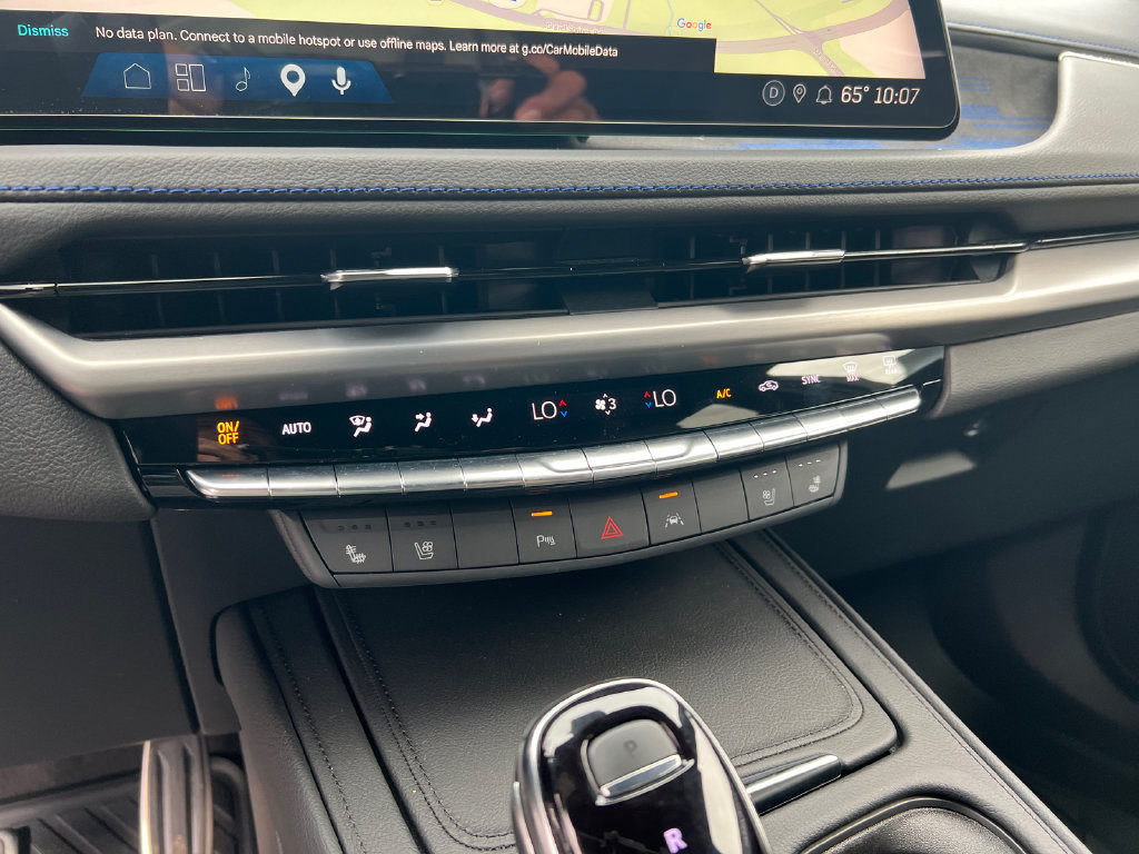 Used 2025 Cadillac XT4 Sport FWD image 27