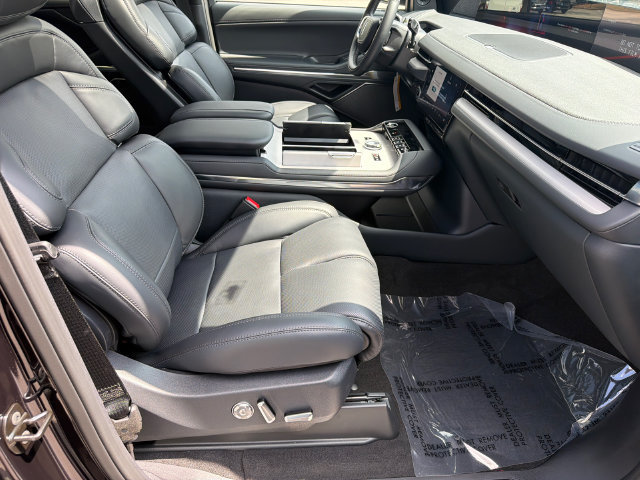 New 2027 Lincoln Navigator Reserve w/ Jet Appearance Package AWD/4WD image 13