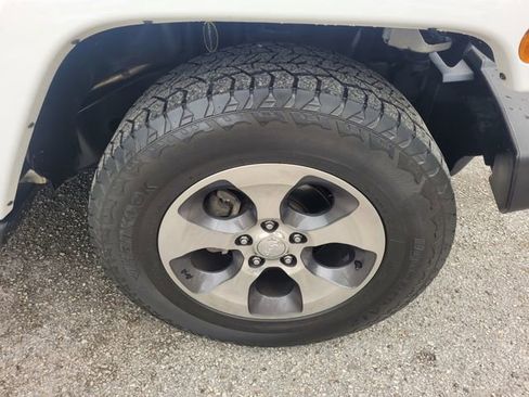 Certified 2017 Jeep Wrangler Unlimited Sahara w/ Connectivity Group image 17