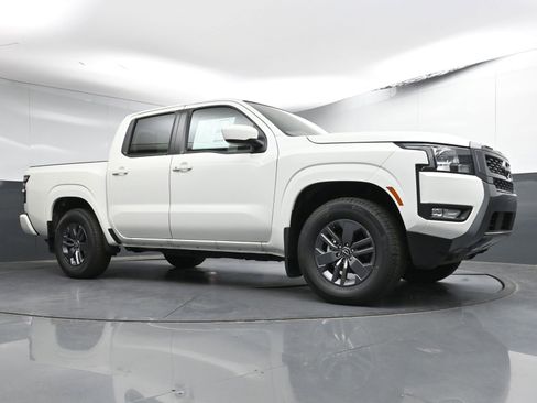 New 2025 Nissan Frontier SV w/ SV Convenience Package RWD image 23