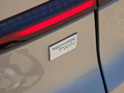Certified 2023 Volvo C40 Recharge Core AWD/4WD image 13