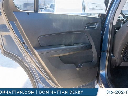 Used 2017 Chevrolet Equinox LT w/ Convenience Package image 18