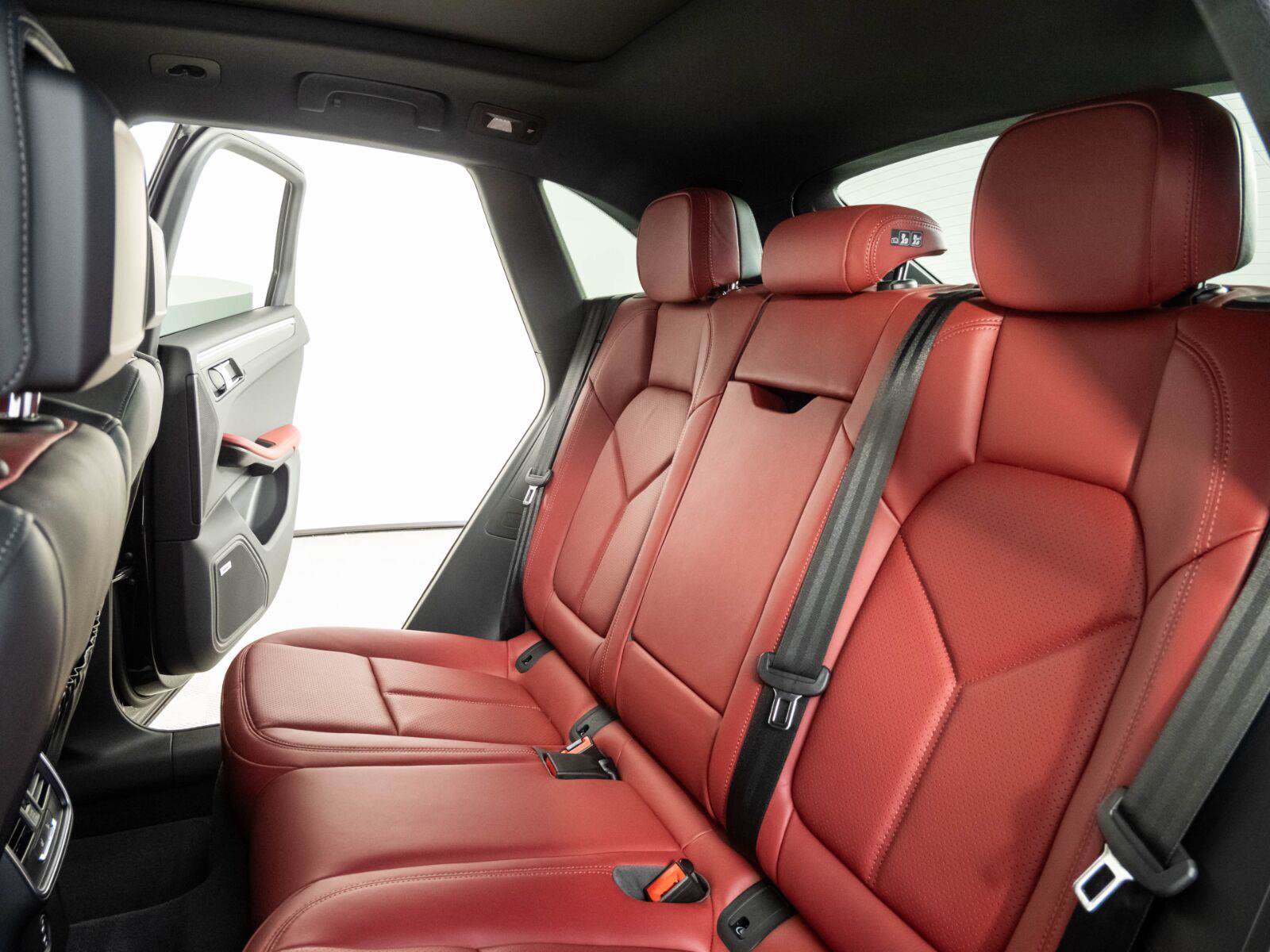 New 2026 Porsche Macan S AWD/4WD image 22