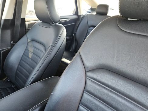 Used 2017 Ford Fusion SE image 8