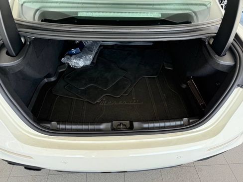 Certified 2022 Maserati Ghibli Modena RWD image 16