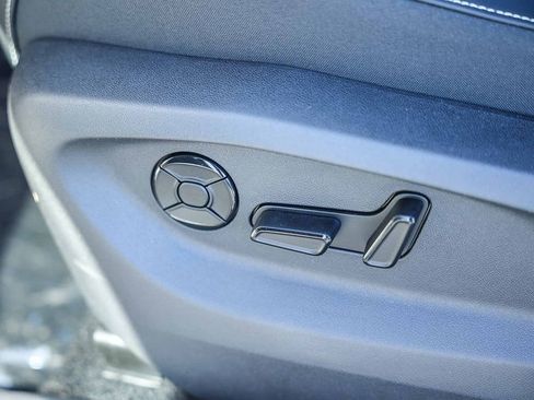 New 2026 Volkswagen Tiguan SE image 33