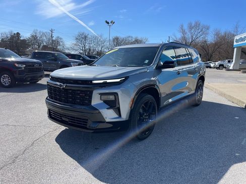 New 2026 Chevrolet Traverse RS image 3