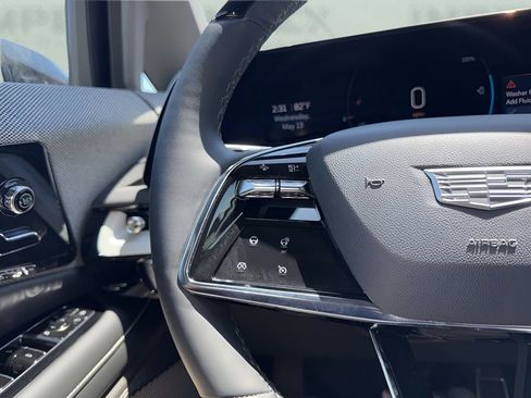 Used 2025 Cadillac Optiq Sport 2 w/ LPO, Floor Liner Package AWD/4WD image 15