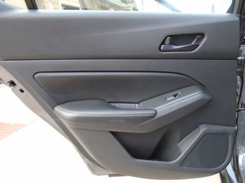 Used 2024 Nissan Altima 2.5 SV FWD image 29