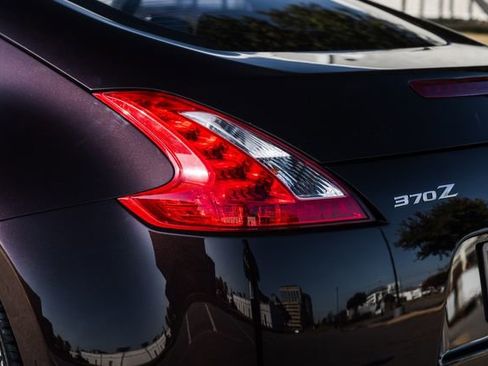 Used 2010 Nissan 370Z Touring image 40