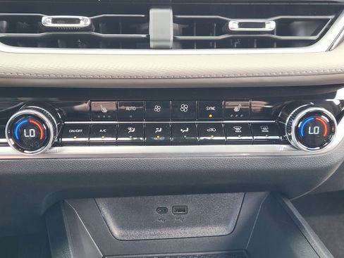 New 2026 Chevrolet Equinox LT FWD image 13