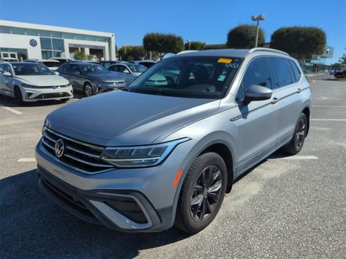 Used 2022 Volkswagen Tiguan SE image 10