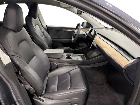 Certified 2023 Tesla Model Y Long Range AWD/4WD image 13