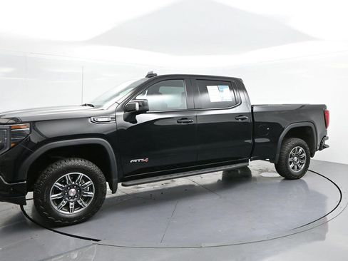 Used 2024 GMC Sierra 1500 AT4 w/ AT4 Premium Package AWD/4WD image 4