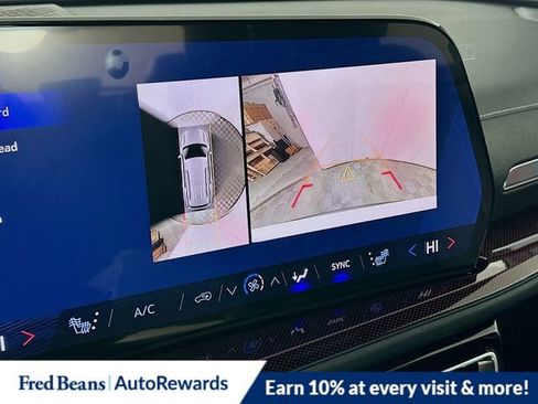 New 2026 Chevrolet Traverse Z71 w/ Enhanced Driving Package image 10