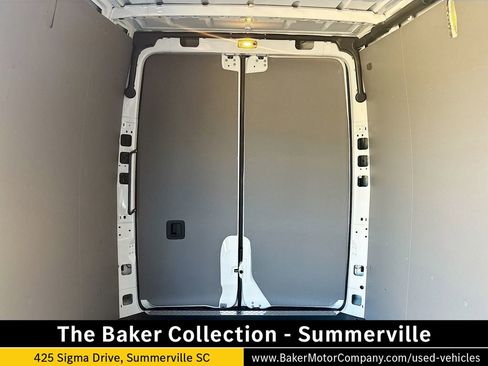 Used 2025 Mercedes-Benz Sprinter 2500 image 19