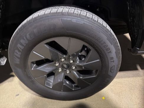 Used 2025 Ford F150 Lightning Lariat image 6