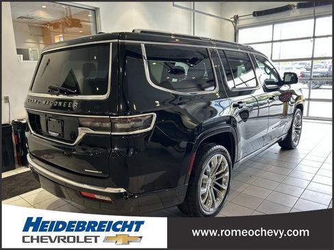 Used 2022 Jeep Grand Wagoneer Series II w/ Flexible Seating Group AWD/4WD image 4
