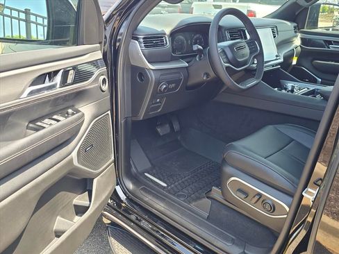 New 2026 Jeep Grand Wagoneer 4WD image 4