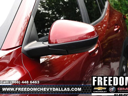 Used 2024 Chevrolet Trax LT w/ Driver Confidence Package FWD image 7