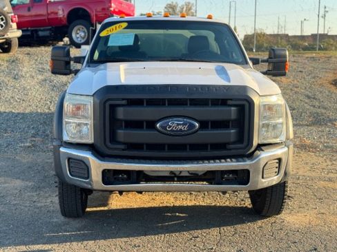 Used 2016 Ford F550 2WD Regular Cab Super Duty image 4