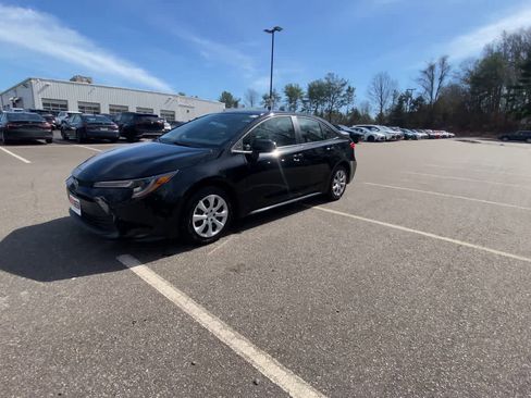 Used 2025 Toyota Corolla LE image 7