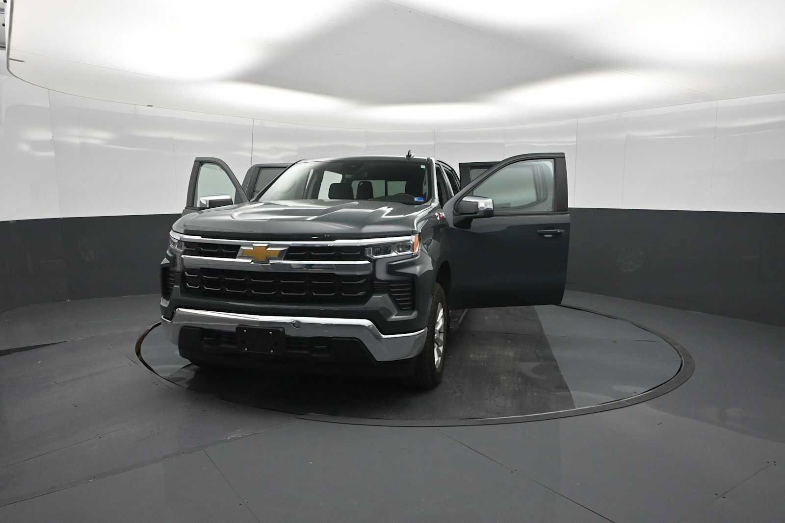 Used 2025 Chevrolet Silverado 1500 LT w/ Z71 Off-Road Package AWD/4WD image 49