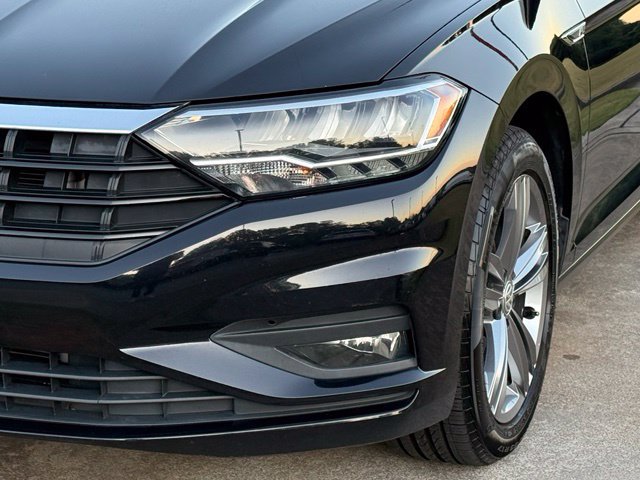Used 2019 Volkswagen Jetta R-Line w/ R-Line Cold Weather Package FWD image 9