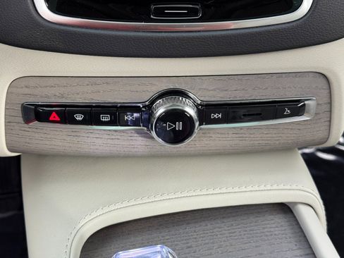 Used 2024 Volvo XC90 T8 Ultimate w/ Protection Package Premier image 30