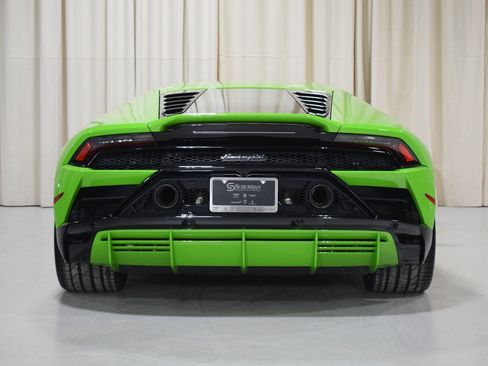 Used 2020 Lamborghini Huracan EVO image 16