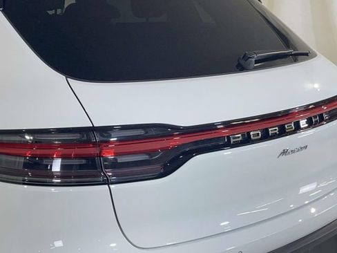 Certified 2026 Porsche Macan AWD/4WD image 12